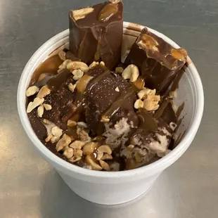 Snickers Sundae!