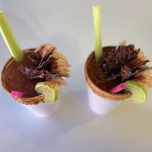 two cups of chocolate and lime