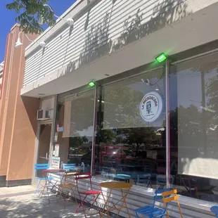 Store front on Lincoln