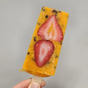 Passion fruit with strawberries popsicle, I like the ice cream better!
