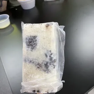 Cookies &amp; cream... You can't see them, but there were two huge Oreos on the other side of this paleta! #Devoured