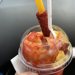 Mangonada con nieve de mango y tamarindo.