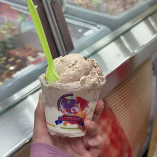 Scoop cup