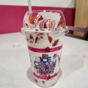 Fresas Crema (Strawberries with Sweet cream)