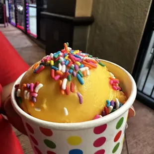 Mango 1 Scoop with sprinkles