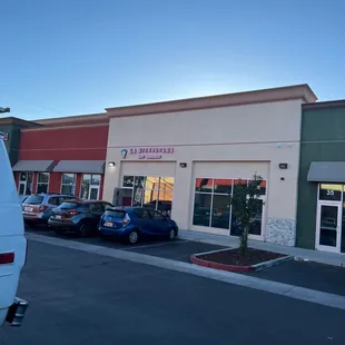 the outside of a restaurant