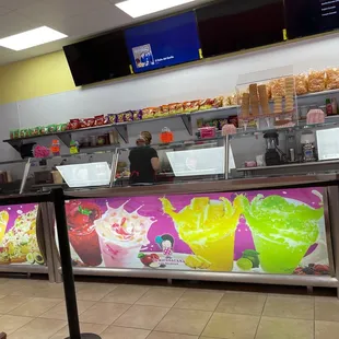 No line... hurry on down!