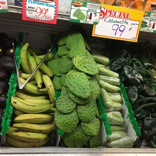 The produce selection is unreal and super fresh !