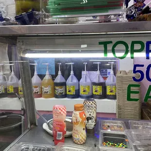 Toppings bar and raspas