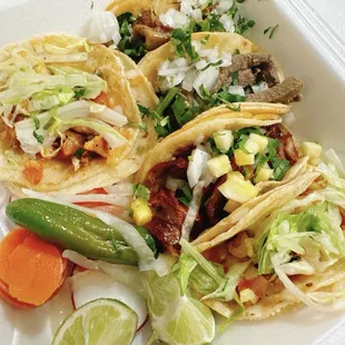 Taco de Al pastor, Tripa, lengua, Cameron, and pescado.