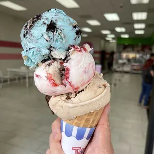 Triple Scoop - IG @FoodandPooch