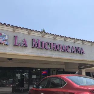 Location of la Michoacána in Paramount