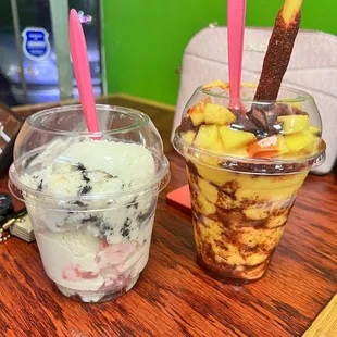 2 scoops - Oreo &amp; strawberry cheesecake; mangoniada