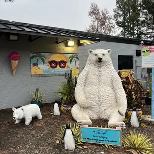 a statue of a polar bear