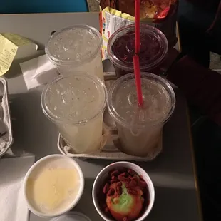 Btw!! Half limón and half Jamaica together tastes bomb !!