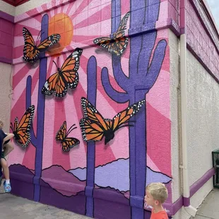 Love this mural that can be seen from Oracle