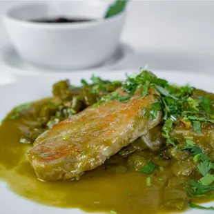 Lomo de cerdo en salsa verde.