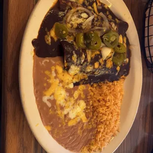 Chicken enchilada mole plate