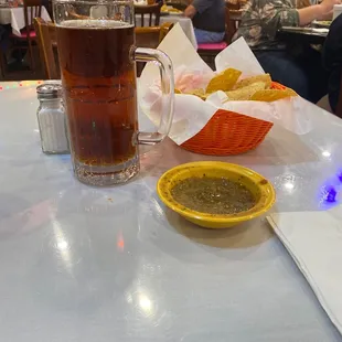 Shiner Draft with the Awesome Chips and Salsa
