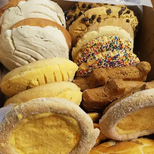 Love the white conchas.