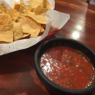 CHIPS & SALSA
