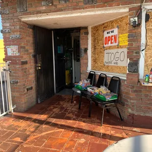 The front of the place will looks like this for now !