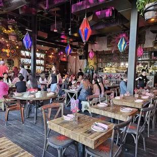 Happenin' spot on the weekends! #Brunch