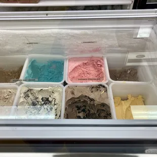 Lots of ice cream flavors!