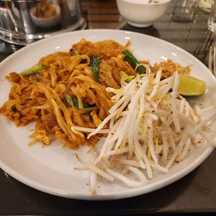 Pad Thai with chicken