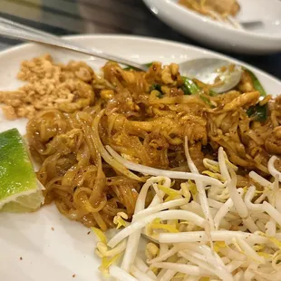 Pad Thai with chicken