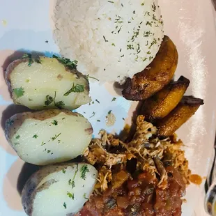 Pollo Ropa Vieja sub parsley potatoes instead of Red Beans