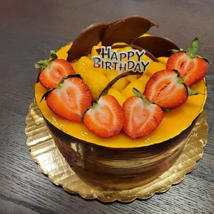Mango mousse cake