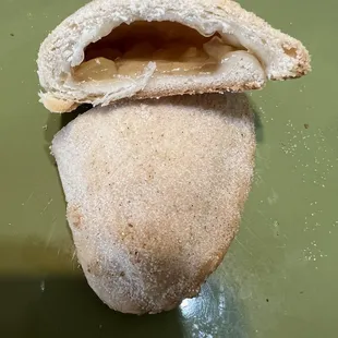 Empanada de Manzana (apple)