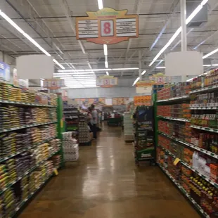 Lotsa room for us fattys to waddle thru