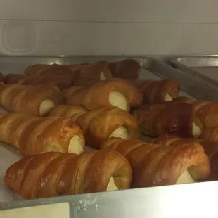 Stuffed cheese bread