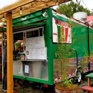 a green food truck