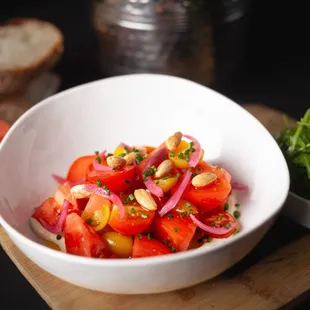 Ensalada De Tomate Con Ajo Blanco