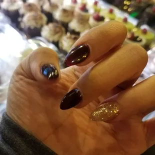 The viet lady did a great job on my nails.