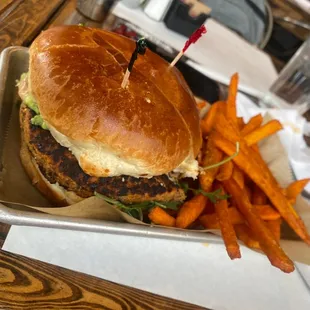 Veggie Burger Lunch (Brioche Bun)