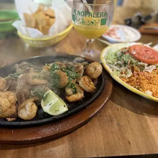 Camarones al AjiIIo + mango margarita