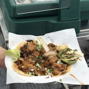 Yall niggas sleep on this taco spot straight up fuego