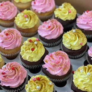 food, cupcakes, dessert