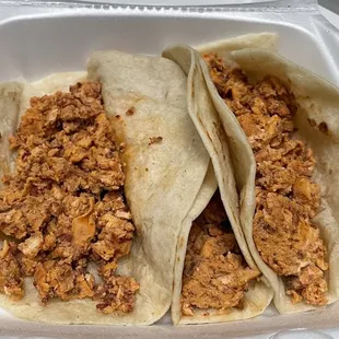 Tacos de huevo papa y chorizo