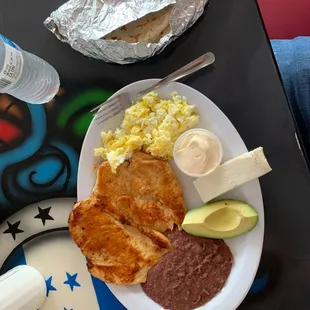 Desayuno  Breakfast