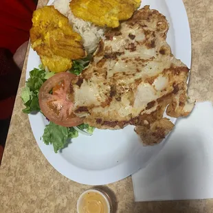 Pechuga de Pollo a La Plancha con Tostones