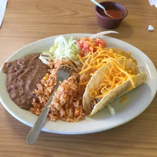 3 crispy beef tacos with rice&amp; beans