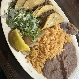 Especial - 3 tacos w rice and beans