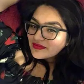 Perla E.