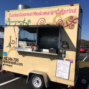 outside, ramen and noodles