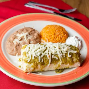a plate of mexican food
